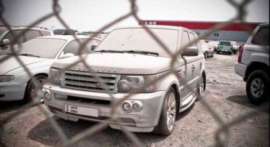Auto Abbandonate a Dubai